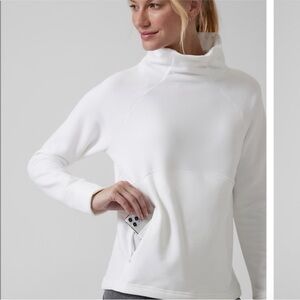ATHLETA Altitude Polartec
Funnel Neck White Pullover
Sweatshirt size XS